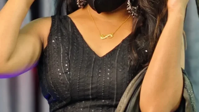 Aleena Kween aka Zugerlips Saree Stripping Video, Pressing Big Boobs & Rubbing Wet Pussy in Panty