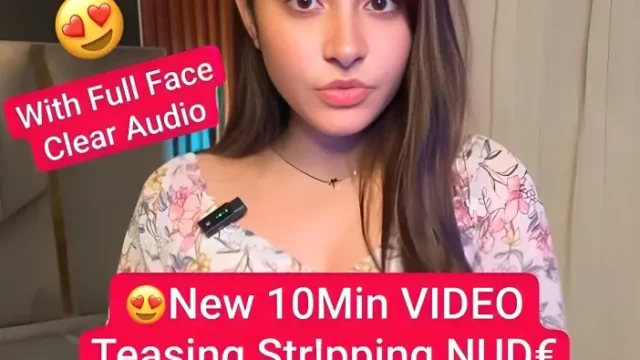 Desi Girlfriend Demieliss Slapping Her Big Boobs And Counting Down In New Nude Tease Video