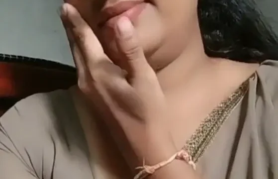 Horny South Indian Girl Shows Big Boobs And Wet Pussy During Dirty Videocall Sex Session