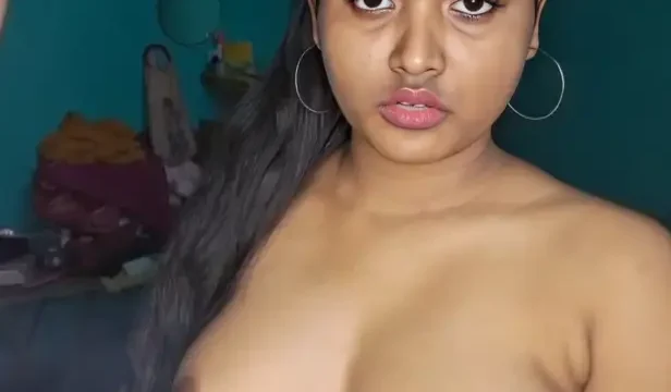 Horny desi wife shows her deep pussy and gets banged hard on live stripchat cam