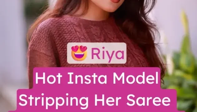 Hot Insta Model Riya Stripping Her Saree Full Nude Showing Her Curvy Body