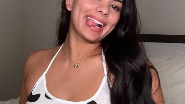 Hot NRI Baddie Topless Boobs Play Video