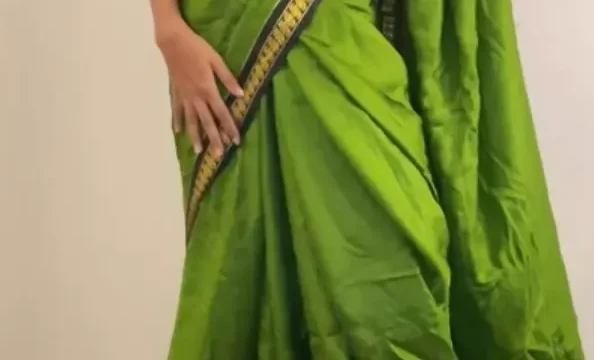 Slim Desi Girl Leaked Set Shows In Saree Ass Spanked And Pussy Vibrator Play with Clit Close Up View