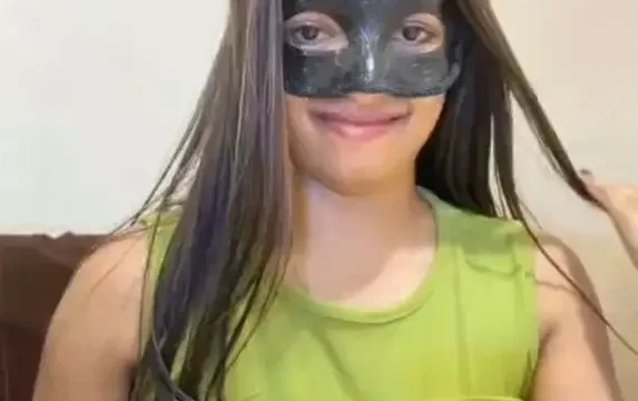 Super Hot Stripchat Streamer Goes Viral After Up Her Perfect Boobs on Cam