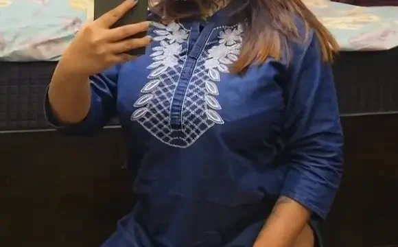 stellaperks melts ice on her big boobs and wet pussy until she shivers